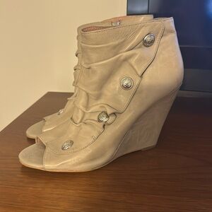 Vince Camuto Lore Wedge Booties – Beige Leather, 10